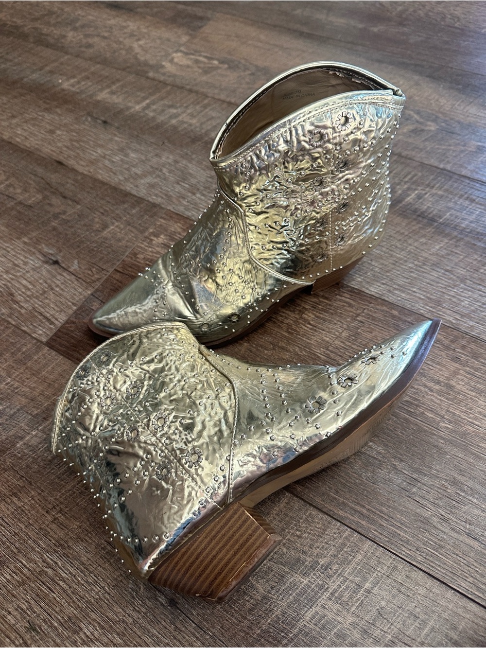 Free People vegan Leather Gold western/ cowboy boot - Picture 9 of 16